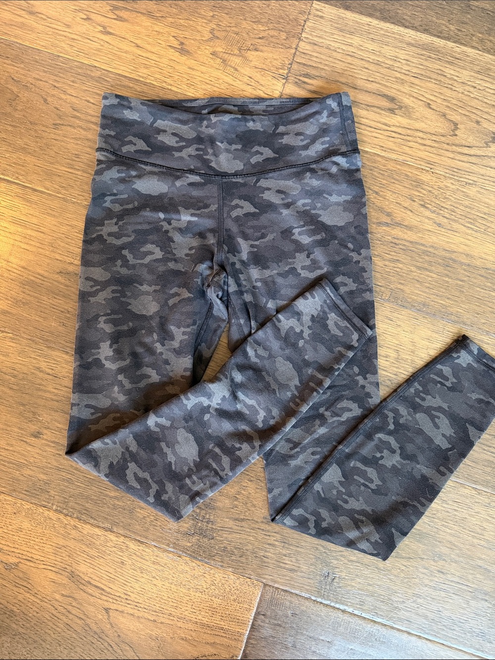 Fabletics Black & Dark Gray Camo Women’s Leggings